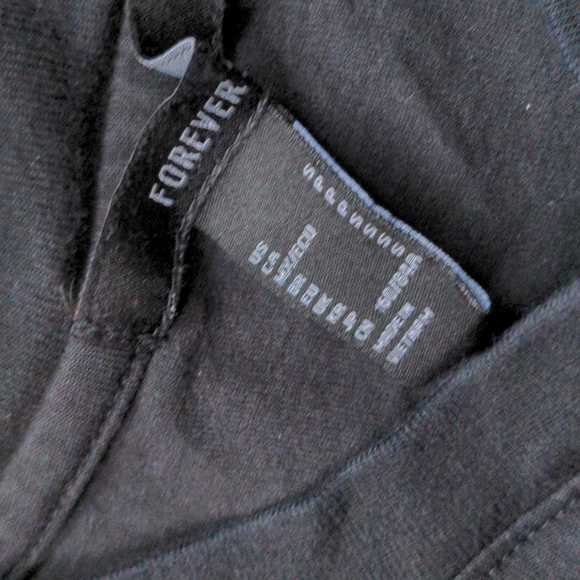 💟3 for $10💟L.A. Embroidered Black Tee - Picture 3 of 6